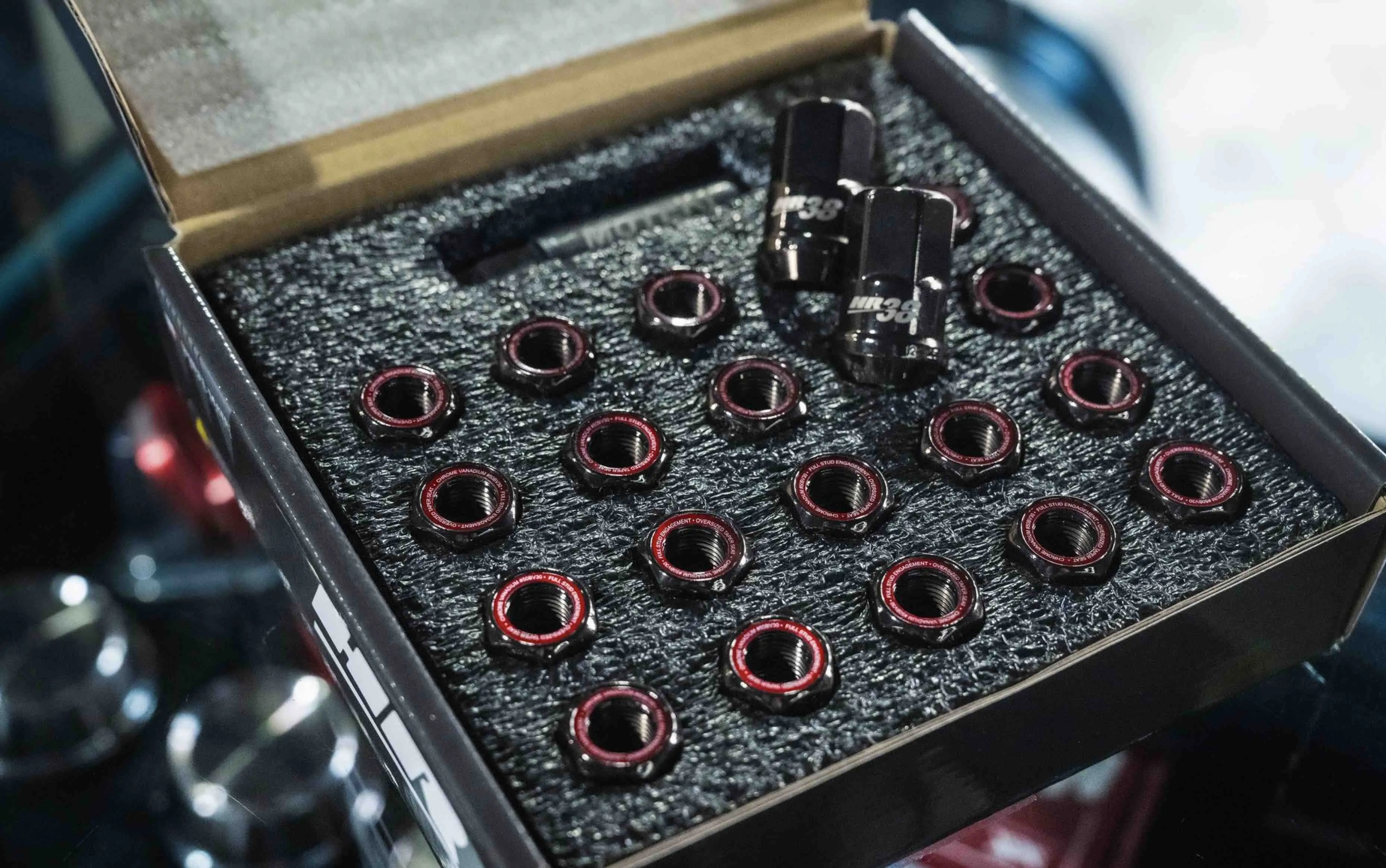 chrome wheel lock nuts