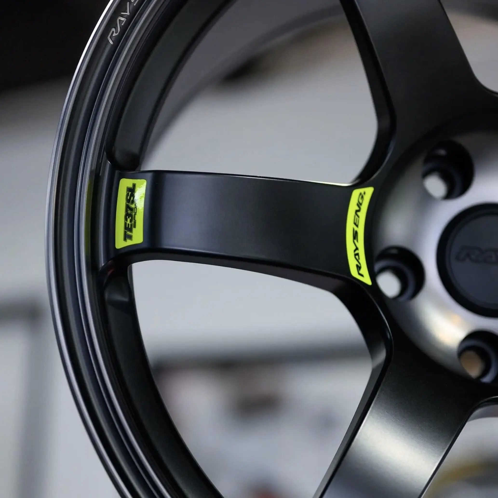 rayste37sagaslmspecsticker