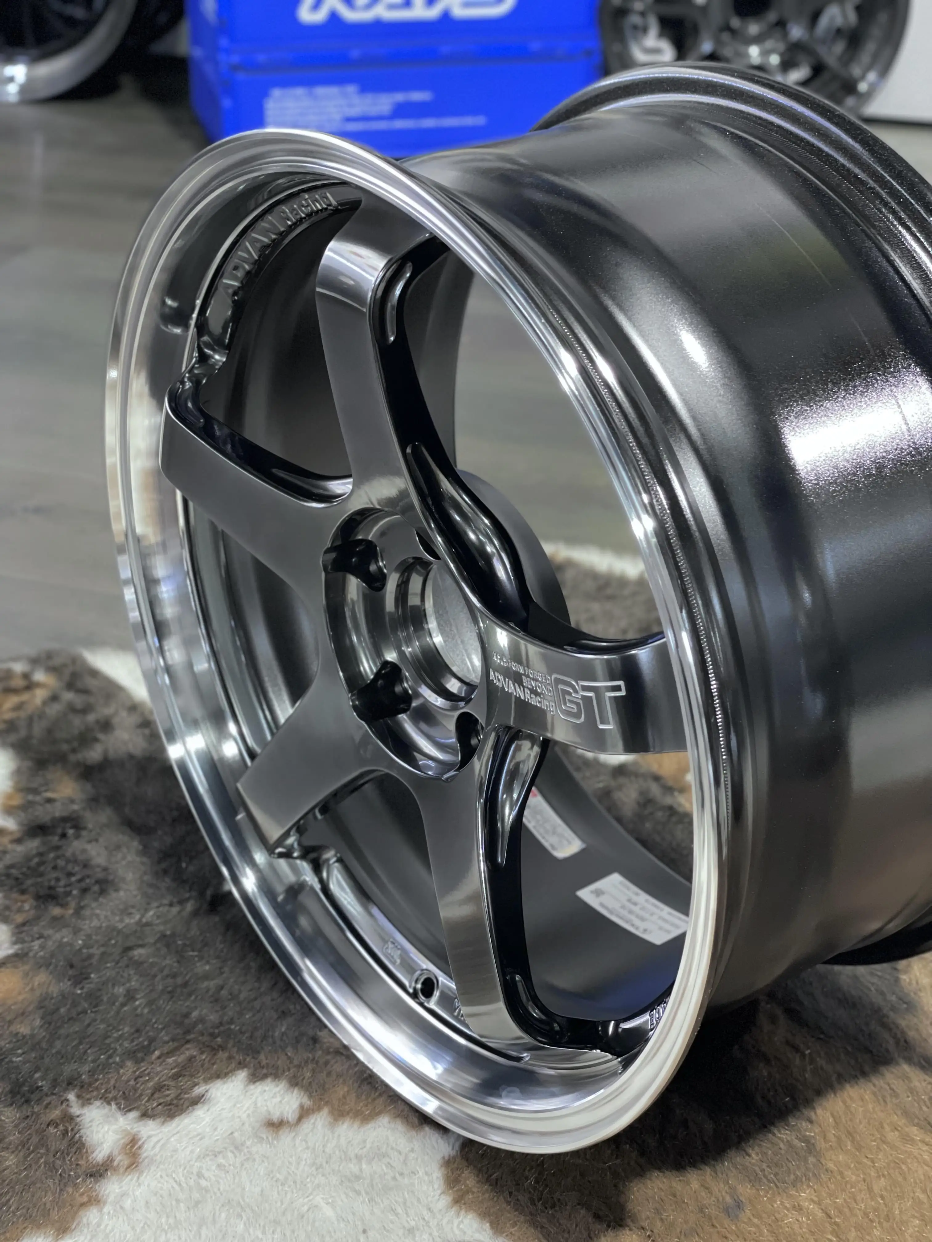 Macro view of the central hub area showing the deep center section drop and structural weight saving lug pockets