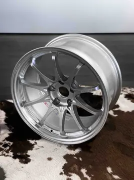 Three quarter perspective highlighting the deep center drop of a Face 4 concave 18 inch CE28 N-Plus Diamond Silver wheel