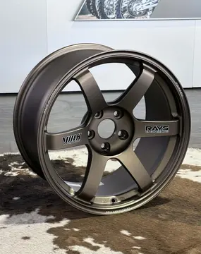 Center bore and 6-spoke detail on Bronze 30th Anniversary Edition RAYS Volk Racing TE37 SAGA S-Plus wheel