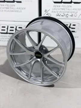 Detailed shot of the anti slip knurled tire bead finish on a track ready Diamond Silver BBS RI-A