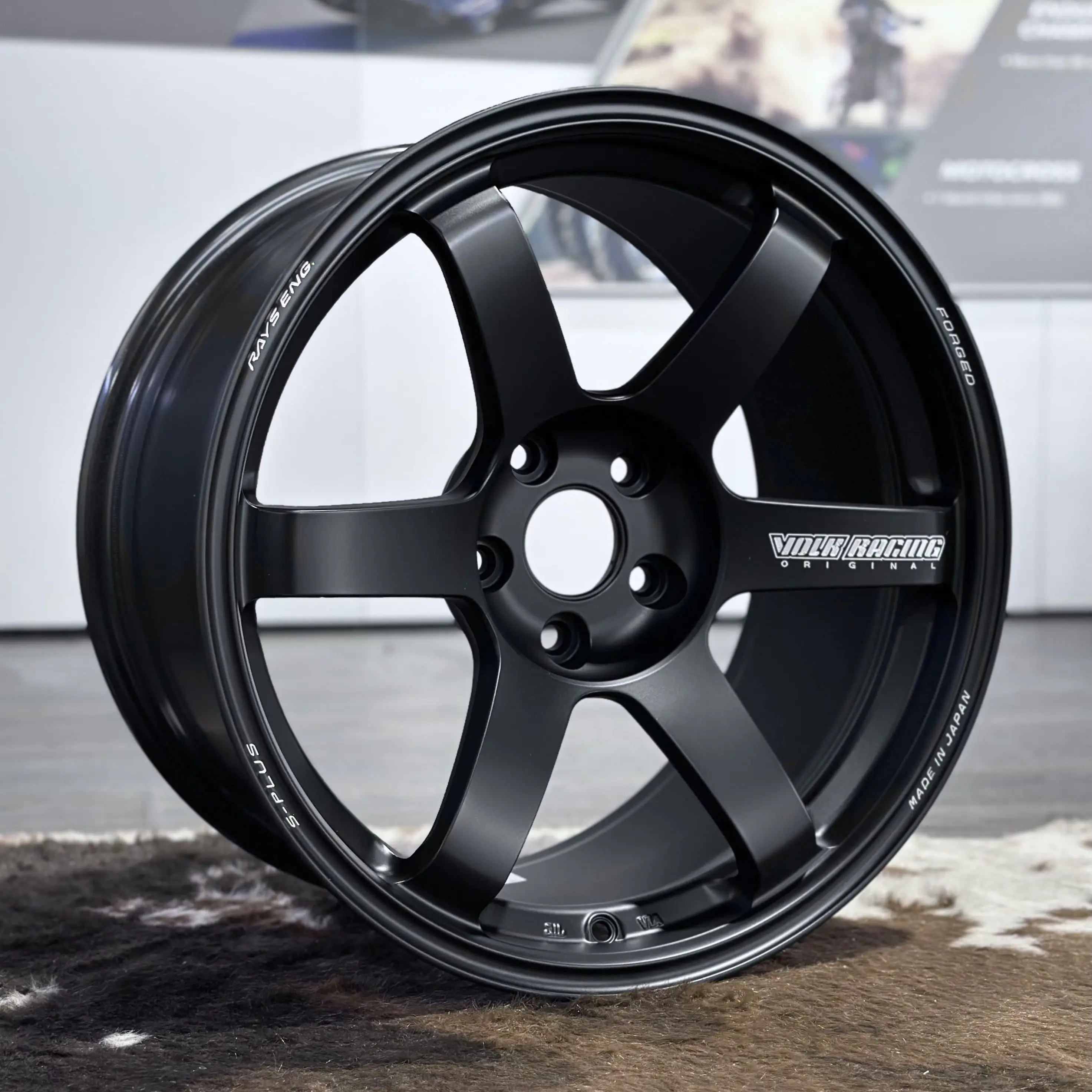 Side profile view showing concavity of RAYS Volk Racing TE37 Saga SL in face 4 concave, matte black finish in 18 x 9.5 + 22