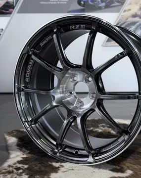 Three quarter showcasing the extreme concave Super GTR face profile of an Advan RZ3 wheel