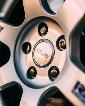 Volk Racing VR-01 Low Type center cap in Diamond Silver finish on golf R te37