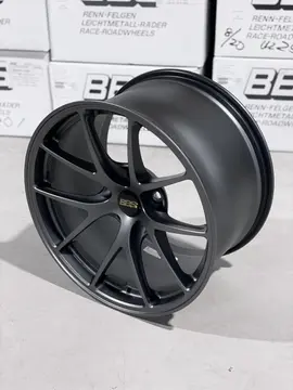 Detailed shot of the anti slip knurled tire bead engineering on a track ready Matte Gray BBS RI-A