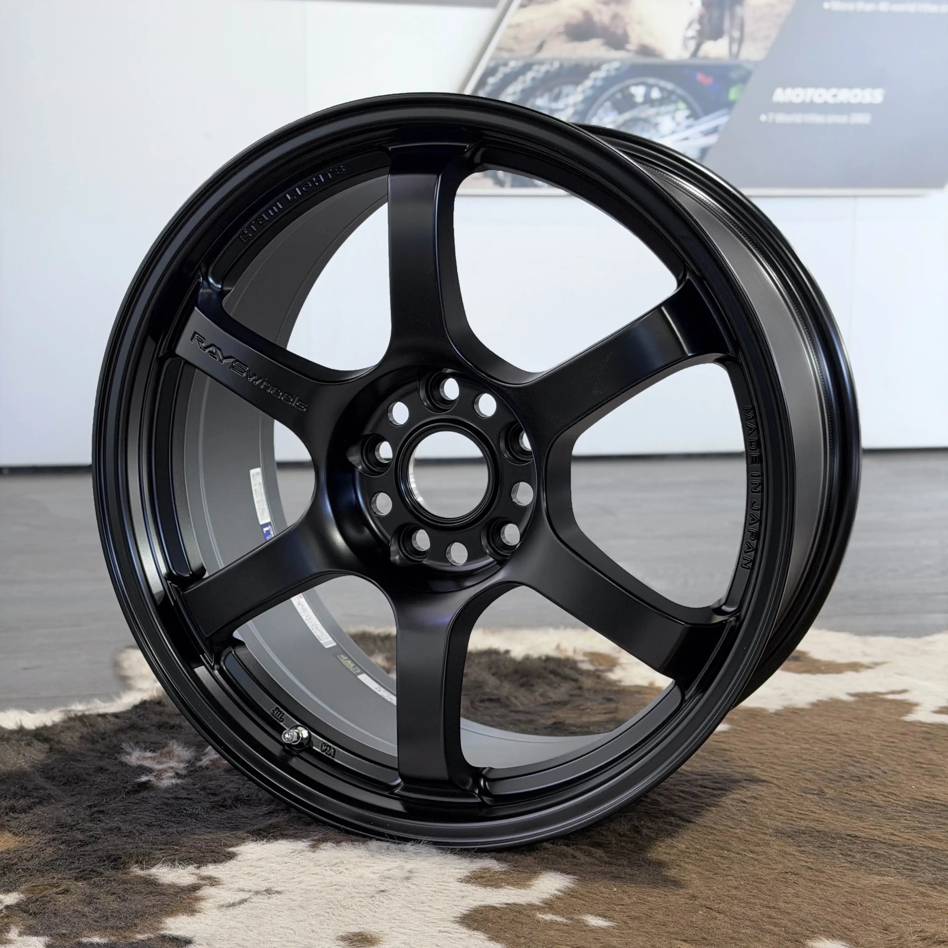 Close up of the center hub showing the mid concavity profile of an 18x8.5 size RAYS wheel