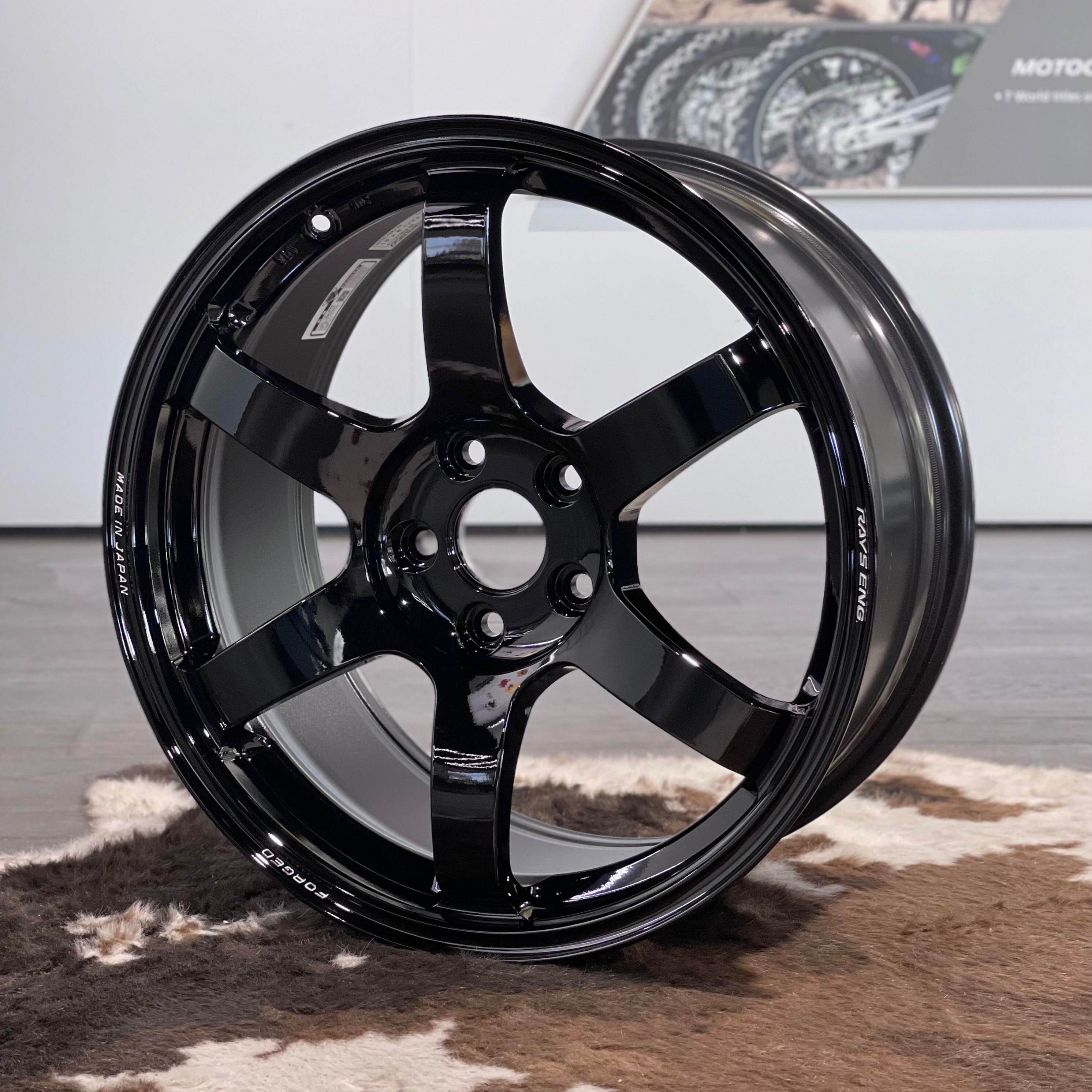 rayste37sagaslglossblackbkface3