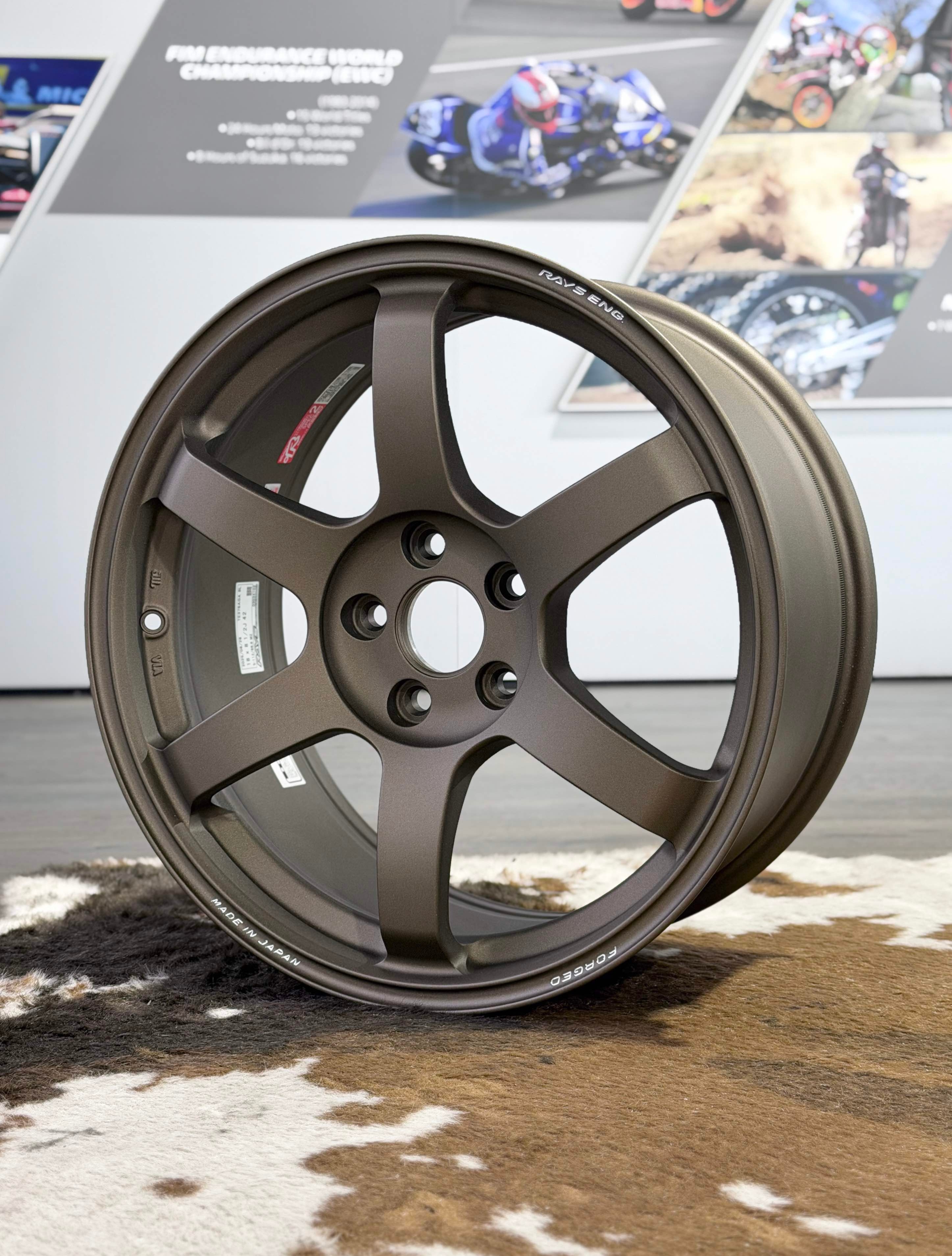 RAYS Volk Racing TE37 SAGA SL 18x8.5+42, 5x112 (Audi S3 RS3 8V, VW Golf ...