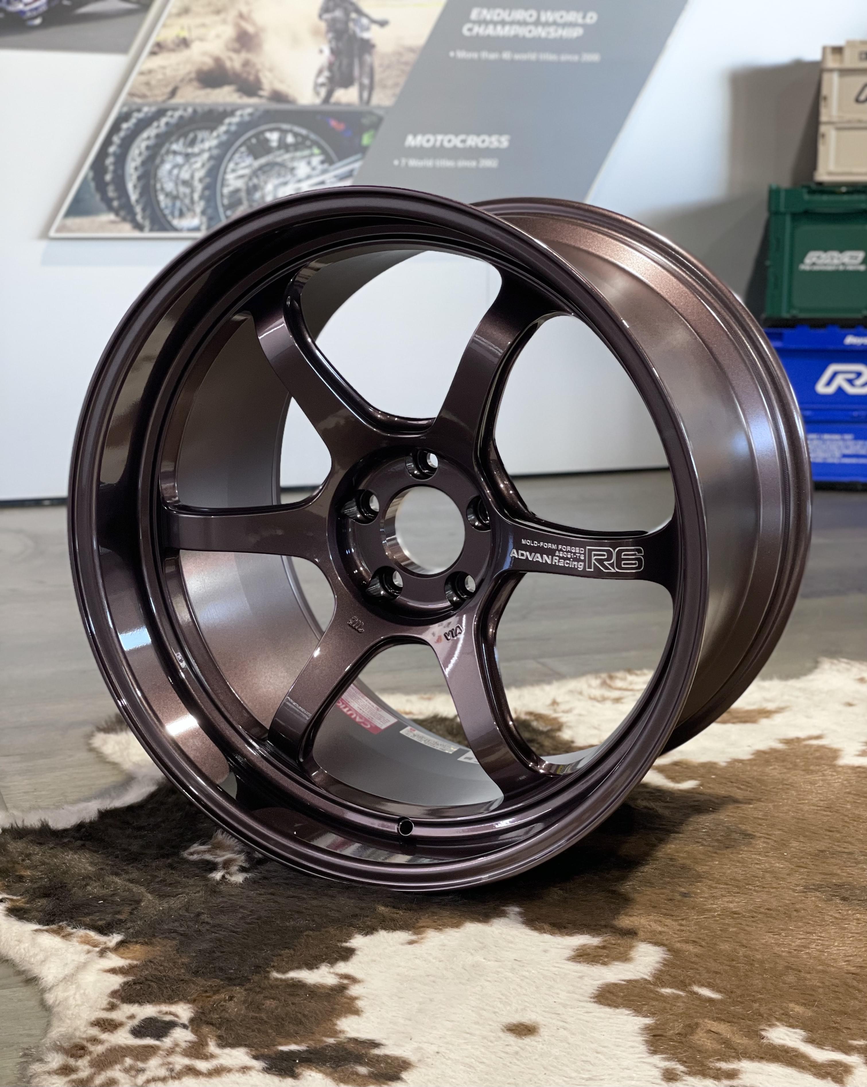 ADVAN RACING R6 (R35 GTR Spec) 20